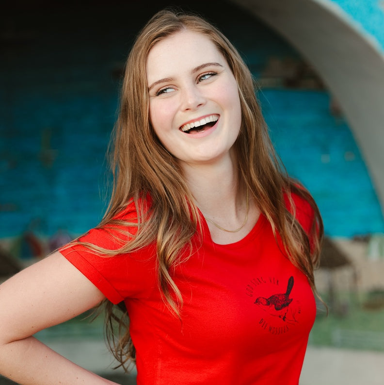 God sorg vir die Mossies - Christian Ladies t-shirt (Red)