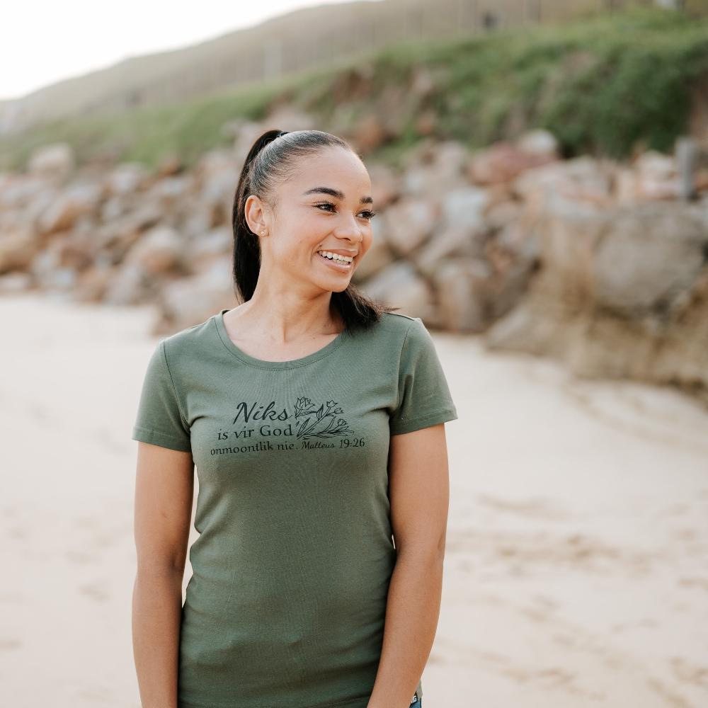 Green Niks is vir God Onmoontlik nie Christian Ladies T-shirt - ITG Clothing South Africa