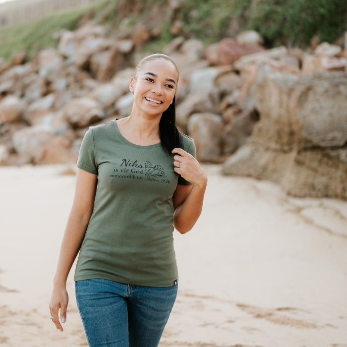 Niks is vir God onmoontlik nie – Christian Ladies T shirt (Khaki)