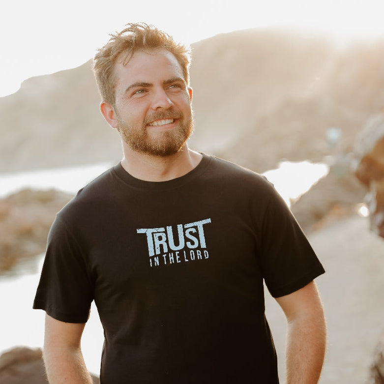 Trust in the Lord – Christian T shirt (Black)