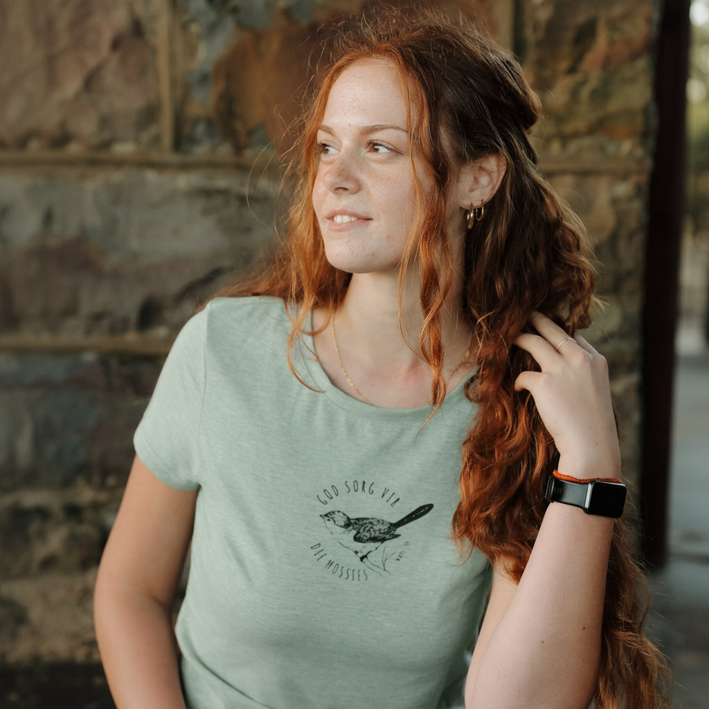 God sorg vir die Mossies - Christian Ladies t-shirt (Grey Melange)